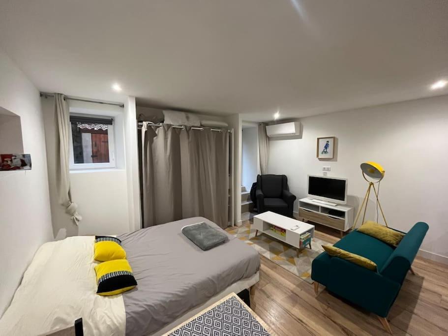 Studio Centre Village Боконяно Екстериор снимка